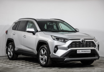 Подержанный автомобиль Toyota RAV4 2020 года (3 фото)