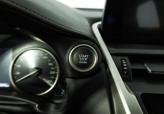 Подержанный автомобиль Lexus NX 2019 года (17 фото)