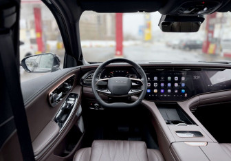 Подержанный автомобиль Exeed VX 2023 года (15 фото)