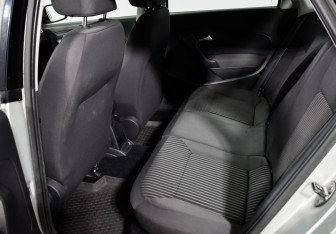 Подержанный автомобиль Volkswagen Polo Sedan 2011 года (18 фото)