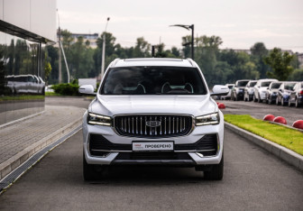Подержанный автомобиль Geely Monjaro 2024 года (4 фото)