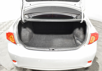 Подержанный автомобиль Toyota Corolla Sedan 2007 года (19 фото)