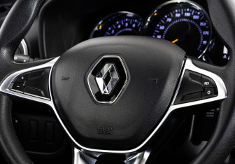 Подержанный автомобиль Renault Sandero 2020 года (11 фото)