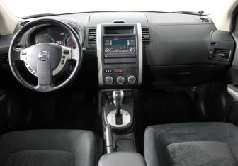 Подержанный автомобиль Nissan X-Trail 2012 года (3 фото)