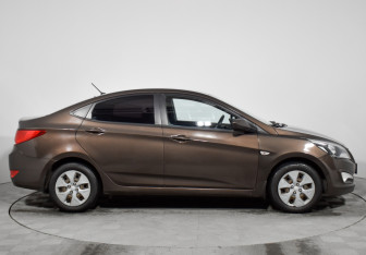 Подержанный автомобиль Hyundai Solaris Sedan 2015 года (4 фото)