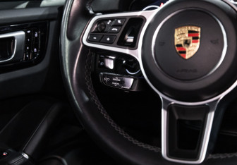 Подержанный автомобиль Porsche Cayenne 2020 года (17 фото)