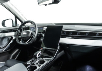 Подержанный автомобиль Geely Atlas 2024 года (9 фото)