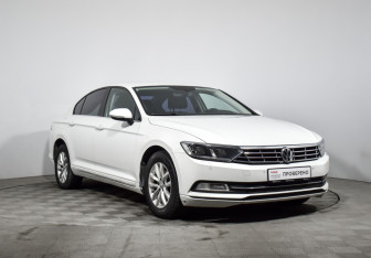 Подержанный автомобиль Volkswagen Passat Sedan 2015 года (3 фото)