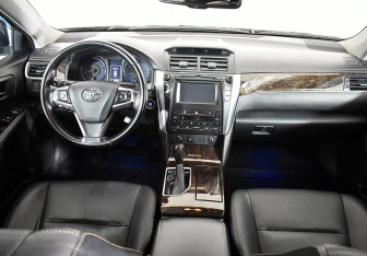 Подержанный автомобиль Toyota Camry Sedan 2017 года (16 фото)