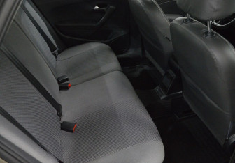 Подержанный автомобиль Volkswagen Polo Sedan 2017 года (13 фото)