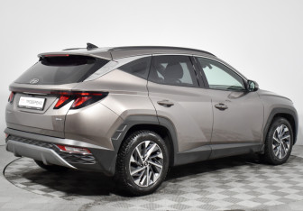 Подержанный автомобиль Hyundai Tucson 2023 года (5 фото)