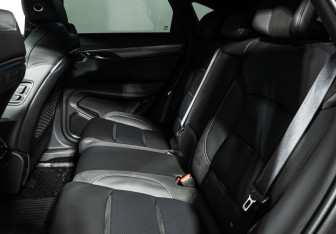 Подержанный автомобиль Geely Tugella 2023 года (10 фото)