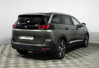 Подержанный автомобиль Peugeot 5008 Suv 2019 года (5 фото)