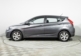 Подержанный автомобиль Hyundai Solaris Hatchback 2012 года (8 фото)