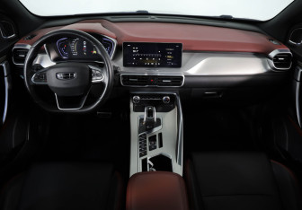 Подержанный автомобиль Geely Coolray 2021 года (9 фото)