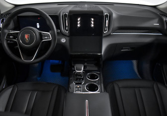 Подержанный автомобиль Hongqi HS3 2025 года (15 фото)