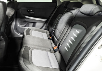 Подержанный автомобиль Kia Ceed Hatchback 2012 года (10 фото)