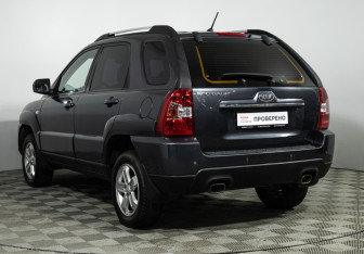Подержанный автомобиль Kia Sportage 2010 года (7 фото)