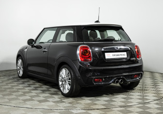 Подержанный автомобиль MINI Hatch 2015 года (7 фото)