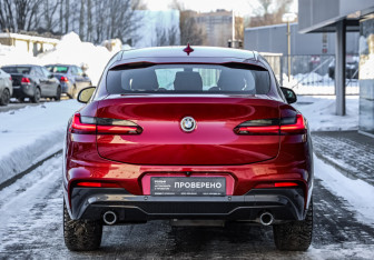 Подержанный автомобиль BMW X4 2018 года (6 фото)