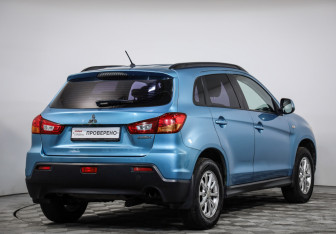 Подержанный автомобиль Mitsubishi ASX 2011 года (5 фото)