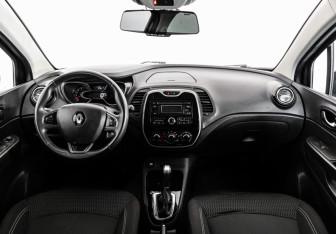 Подержанный автомобиль Renault Kaptur 2017 года (10 фото)