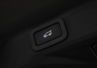 Подержанный автомобиль Land Rover Range Rover Sport 2013 года (26 фото)