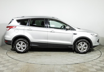 Подержанный автомобиль Ford Kuga 2013 года (4 фото)