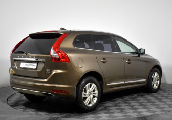 Подержанный автомобиль Volvo XC60 2017 года (5 фото)