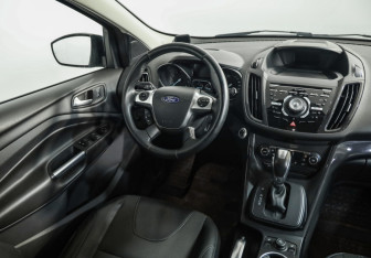 Подержанный автомобиль Ford Kuga 2016 года (9 фото)