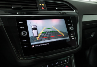Подержанный автомобиль Volkswagen Tiguan 2019 года (19 фото)