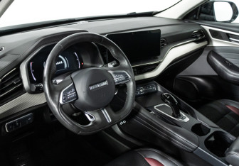 Подержанный автомобиль Haval F7 2022 года (11 фото)