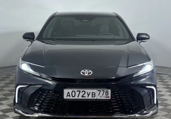 Подержанный автомобиль Toyota Camry Sedan 2024 года (8 фото)
