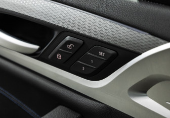 Подержанный автомобиль BMW X3 2018 года (21 фото)