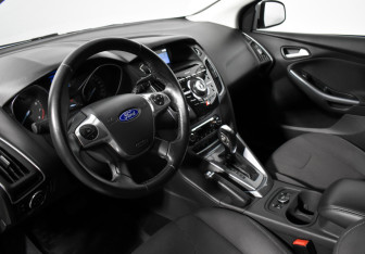 Подержанный автомобиль Ford Focus Hatchback 2013 года (9 фото)