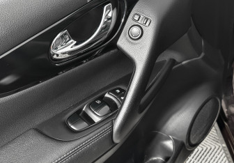 Подержанный автомобиль Nissan Qashqai 2014 года (10 фото)