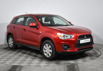 Подержанный автомобиль Mitsubishi ASX 2013 года (3 фото)