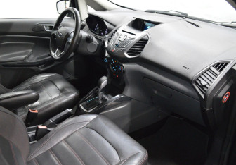 Подержанный автомобиль Ford EcoSport 2015 года (12 фото)