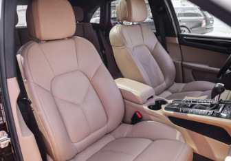 Подержанный автомобиль Porsche Macan 2020 года (33 фото)