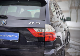 Подержанный автомобиль BMW X3 2008 года (8 фото)