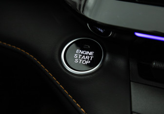 Подержанный автомобиль Changan UNI-V 2024 года (23 фото)