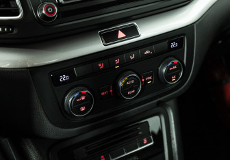 Подержанный автомобиль Volkswagen Sharan 2019 года (17 фото)