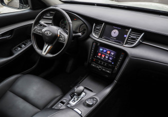 Подержанный автомобиль Infiniti QX50 2018 года (9 фото)