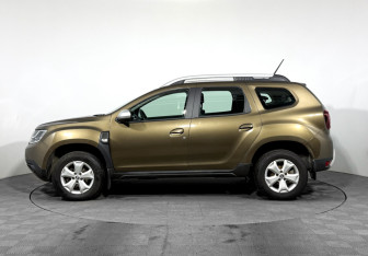 Подержанный автомобиль Renault Duster 2021 года (8 фото)