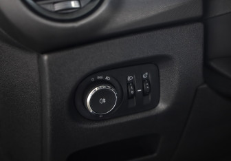 Подержанный автомобиль Opel Corsa 2013 года (19 фото)
