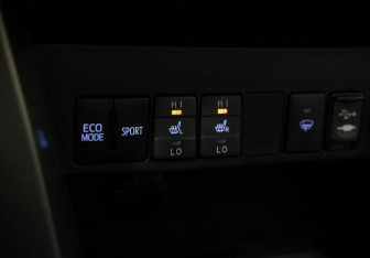 Подержанный автомобиль Toyota RAV4 2014 года (17 фото)