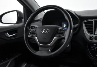 Подержанный автомобиль Hyundai Solaris Sedan 2019 года (14 фото)