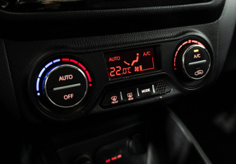 Подержанный автомобиль Kia Rio Sedan 2012 года (15 фото)