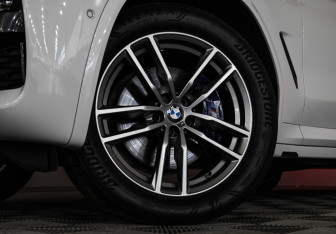 Подержанный автомобиль BMW X3 2019 года (35 фото)