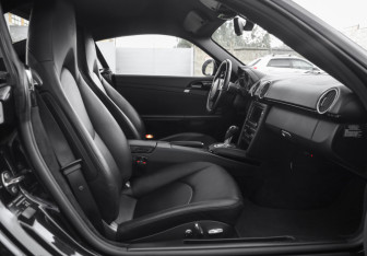 Подержанный автомобиль Porsche Cayman 2010 года (30 фото)